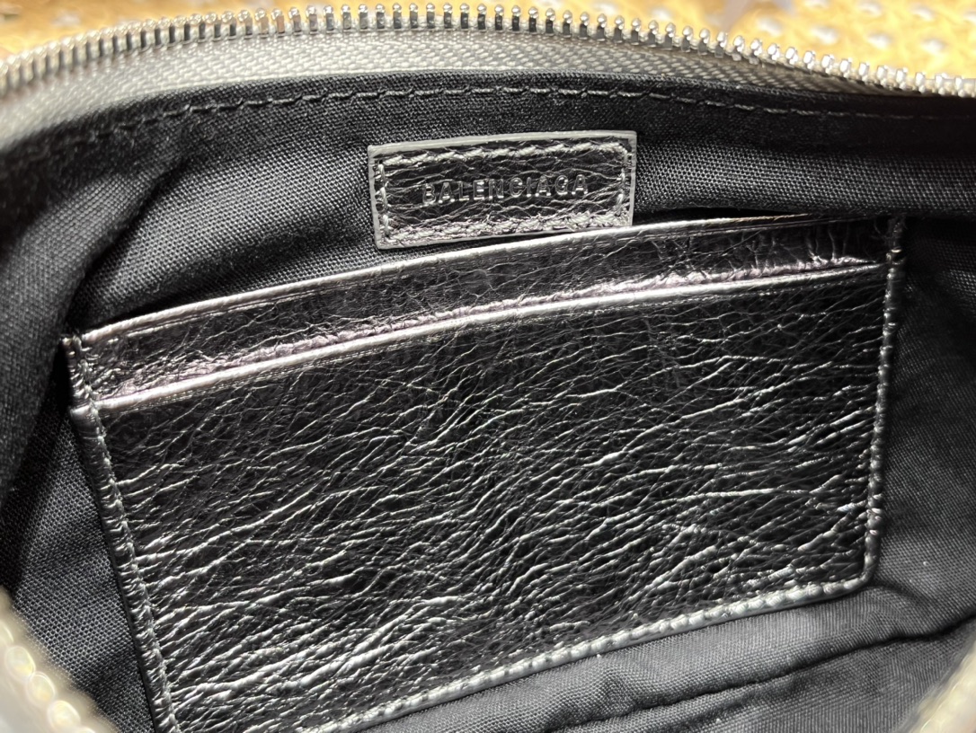 Balenciaga Le Cagole Mini 20CM 古银色平纹月牙包 695814