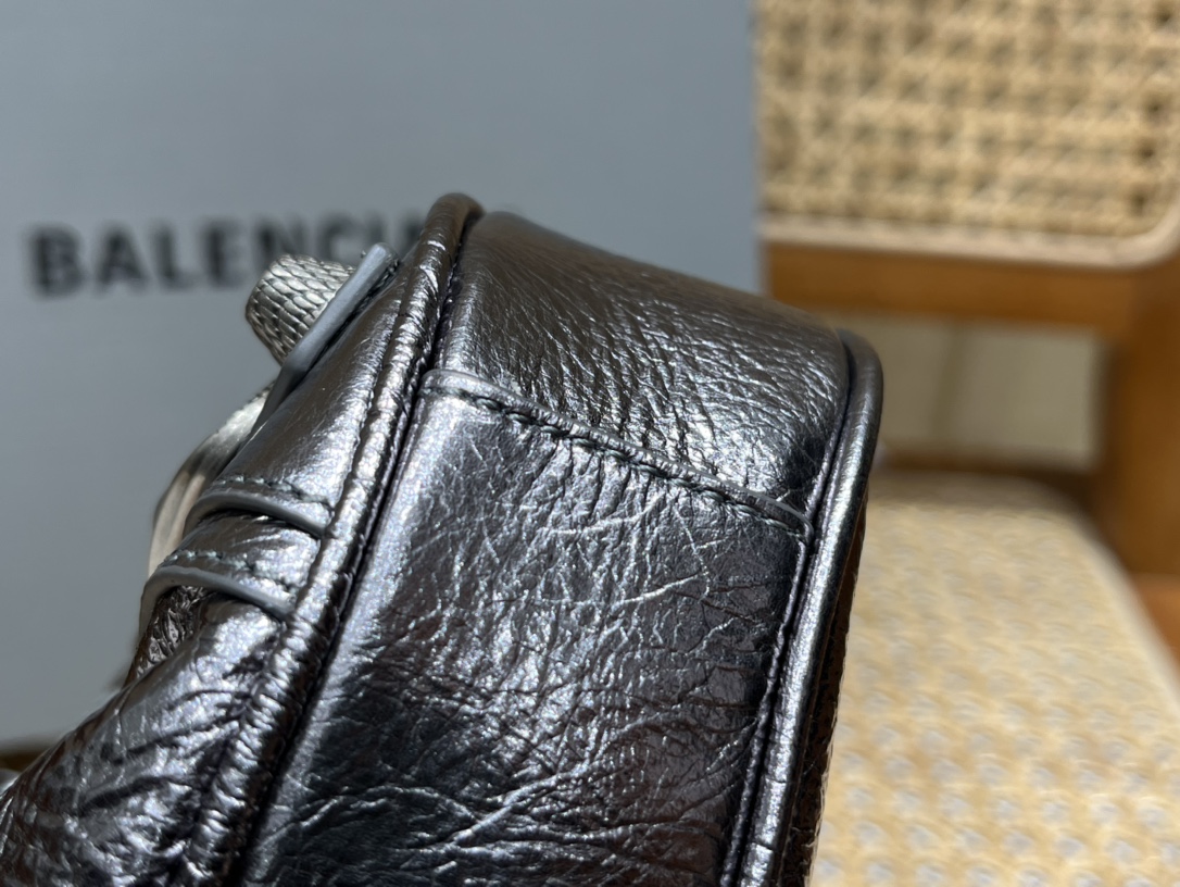 Balenciaga Le Cagole Mini 20CM 古银色平纹月牙包 695814