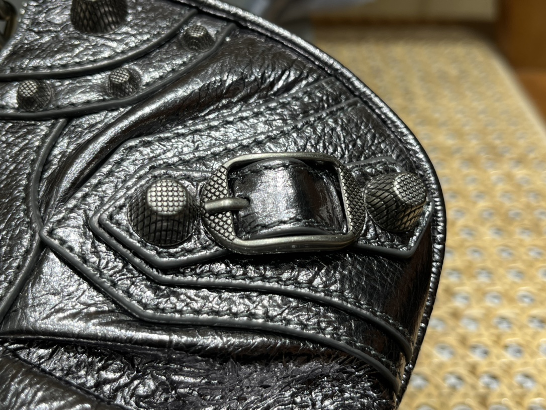 Balenciaga Le Cagole Mini 20CM 古银色平纹月牙包 695814