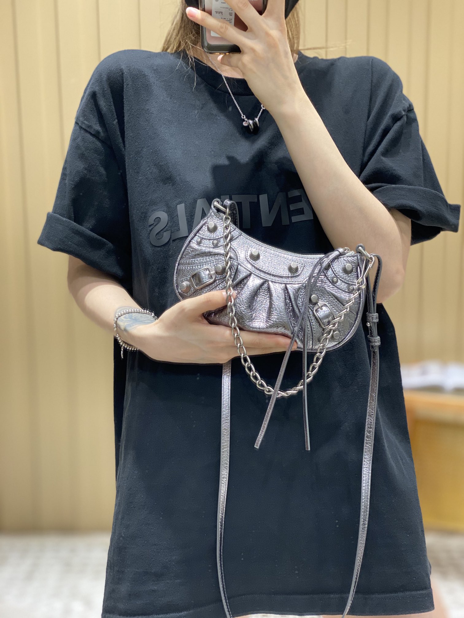 Balenciaga Le Cagole Mini 20CM 古银色平纹月牙包 695814