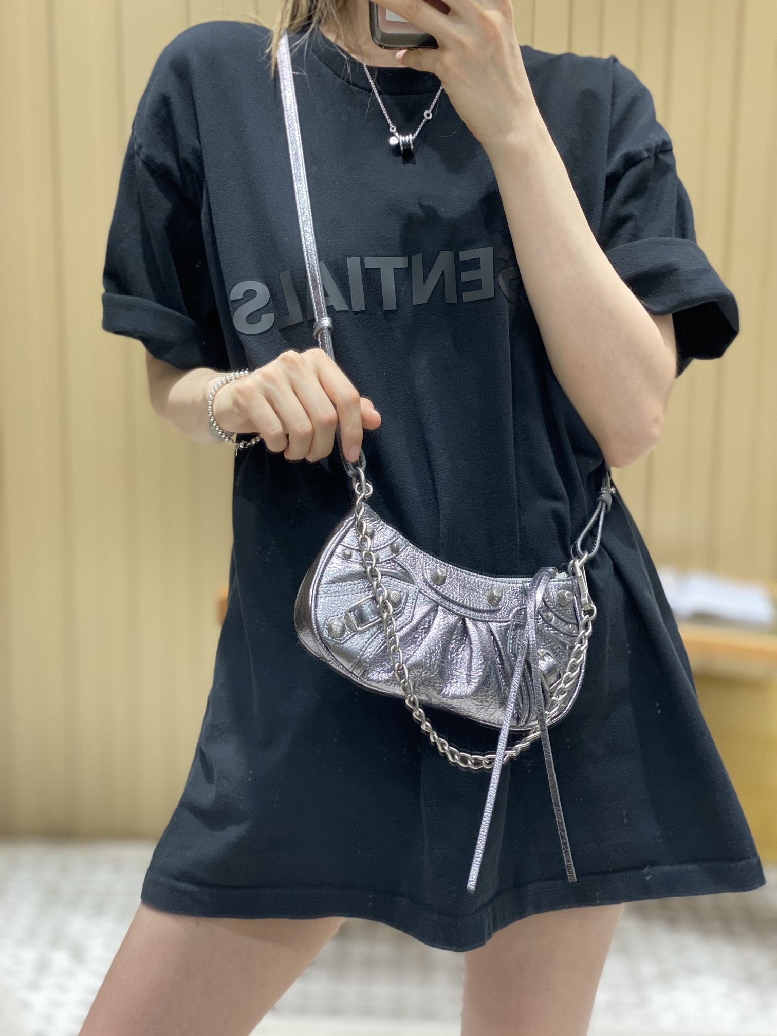 Balenciaga Le Cagole Mini 20CM 古银色平纹月牙包 695814