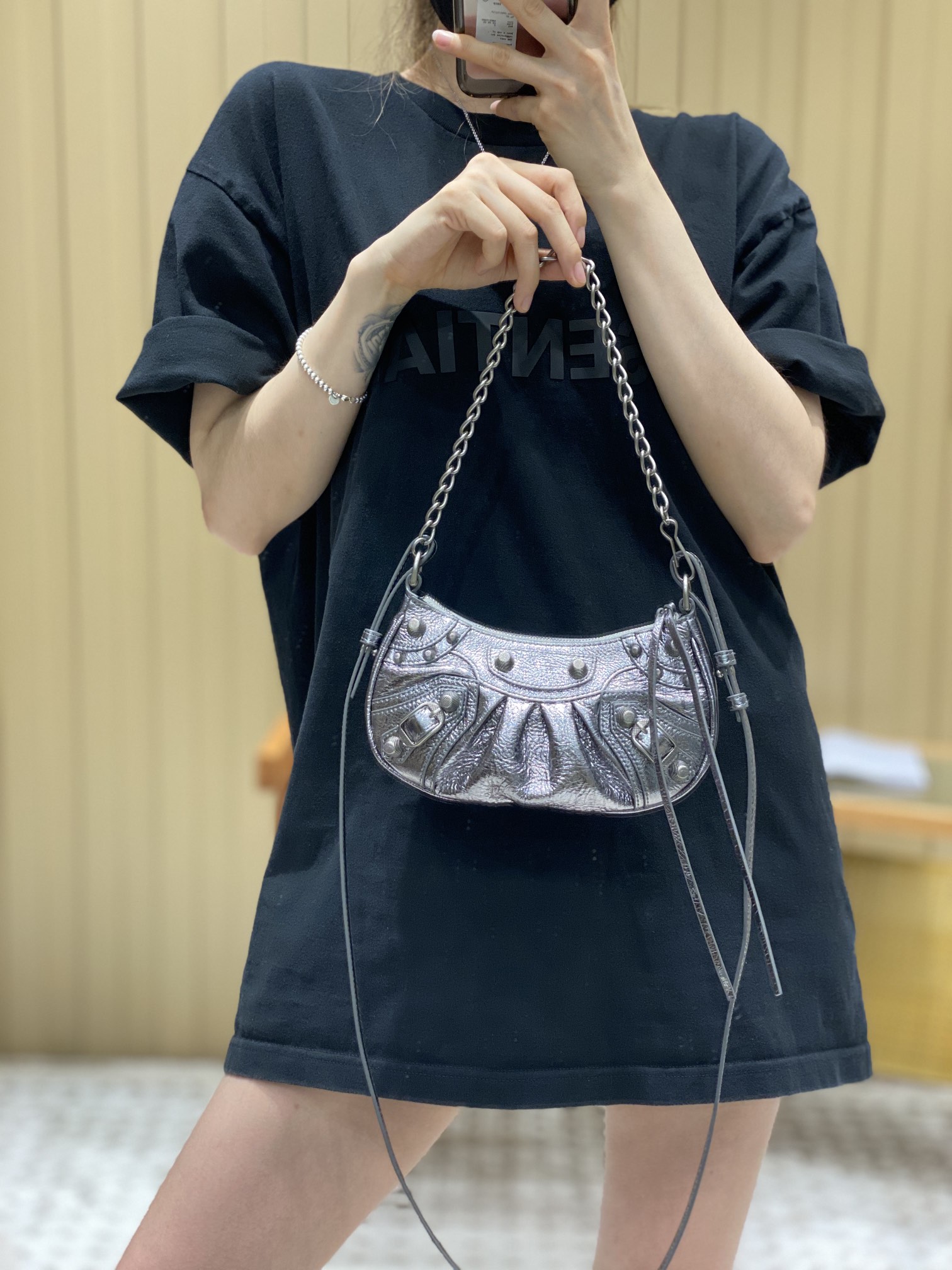 Balenciaga Le Cagole Mini 20CM 古银色平纹月牙包 695814