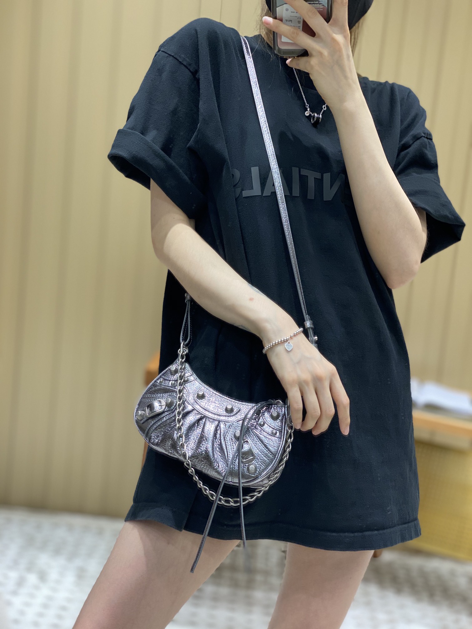 Balenciaga Le Cagole Mini 20CM 古银色平纹月牙包 695814