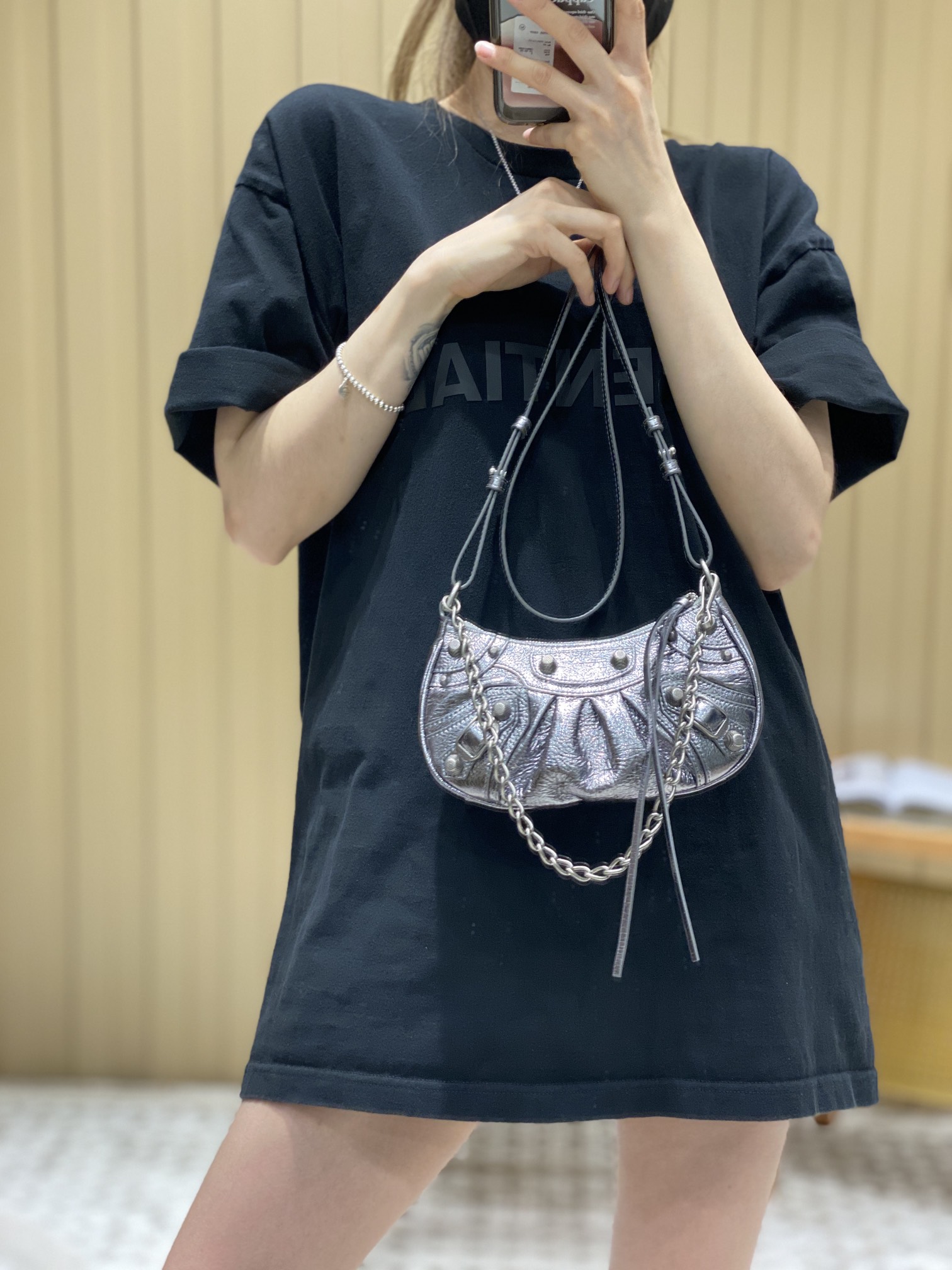 Balenciaga Le Cagole Mini 20CM 古银色平纹月牙包 695814