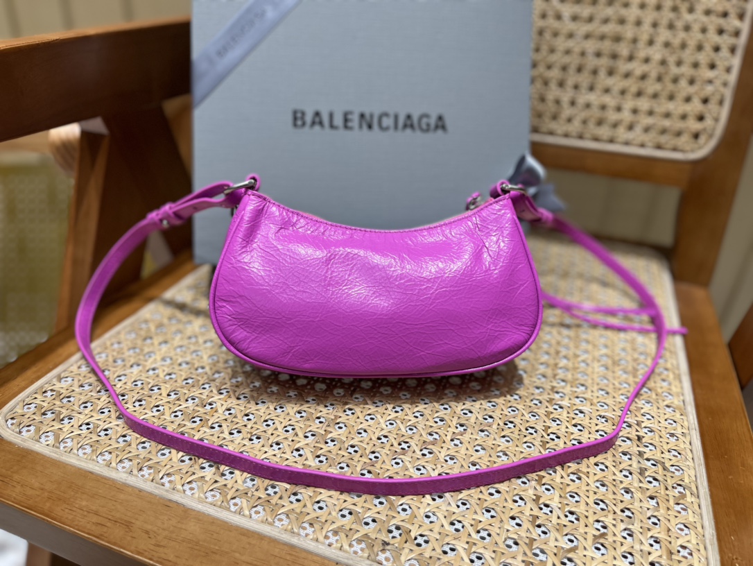Balenciaga Le Cagole Mini 20CM 玫红色平纹月牙包 695814