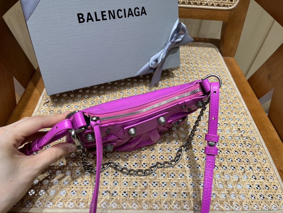 Balenciaga Le Cagole Mini 20CM 玫红色平纹月牙包 695814