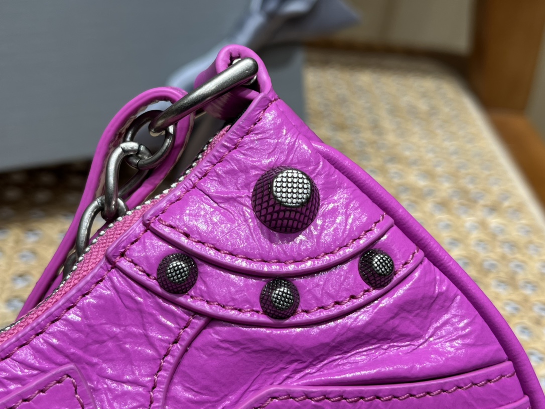 Balenciaga Le Cagole Mini 20CM 玫红色平纹月牙包 695814