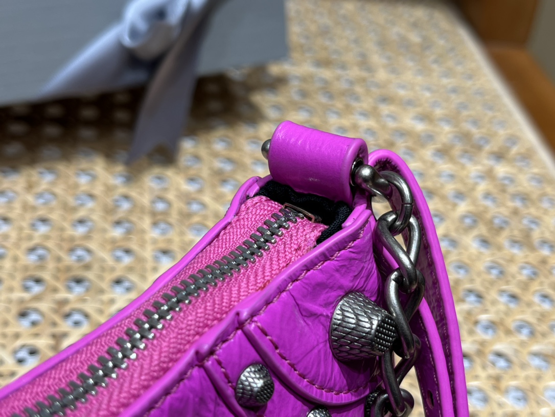 Balenciaga Le Cagole Mini 20CM 玫红色平纹月牙包 695814