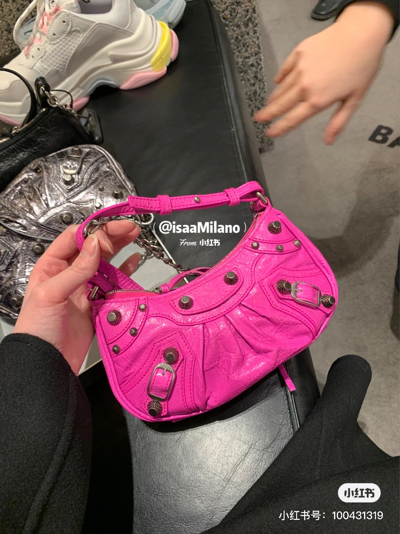 Balenciaga Le Cagole Mini 20CM 玫红色平纹月牙包 695814