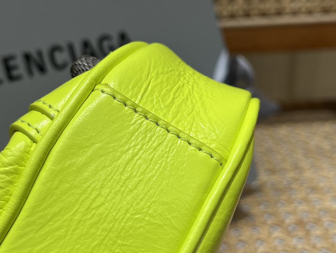Balenciaga Le Cagole Mini 20CM 荧光黄平纹月牙包 695814