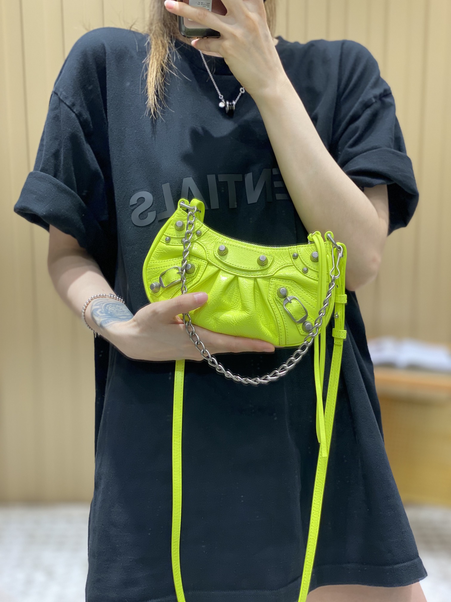 Balenciaga Le Cagole Mini 20CM 荧光黄平纹月牙包 695814