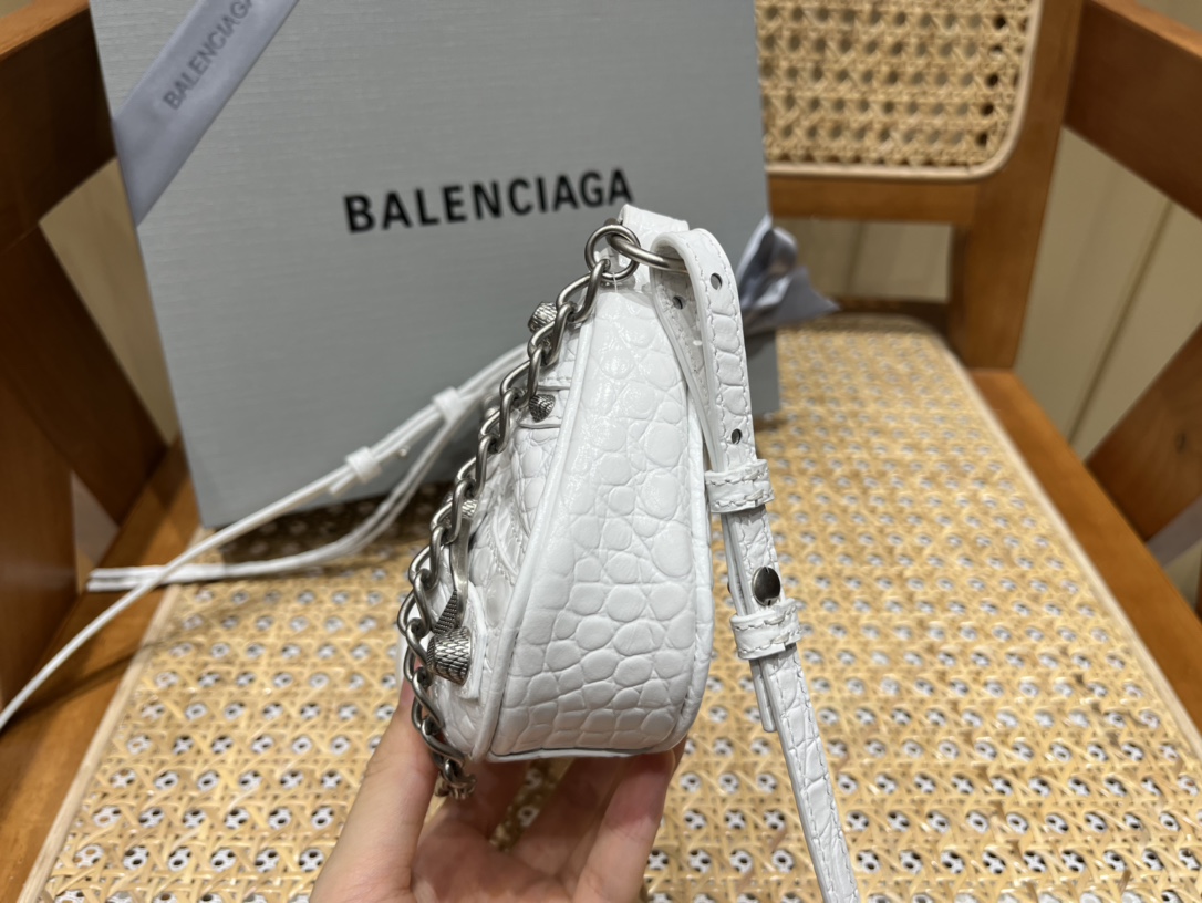 Balenciaga Le Cagole Mini 20CM 白色鳄鱼纹月牙包 695814