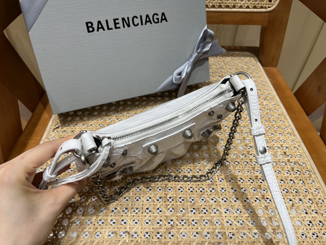 Balenciaga Le Cagole Mini 20CM 白色鳄鱼纹月牙包 695814
