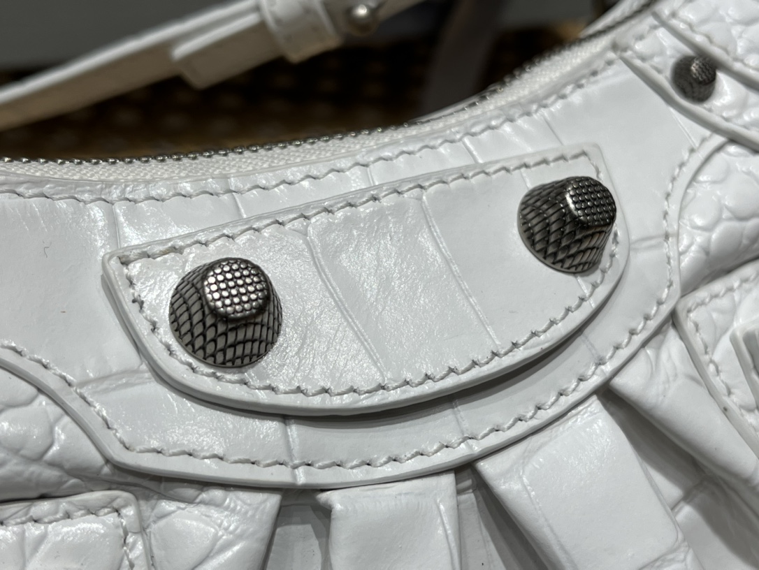 Balenciaga Le Cagole Mini 20CM 白色鳄鱼纹月牙包 695814
