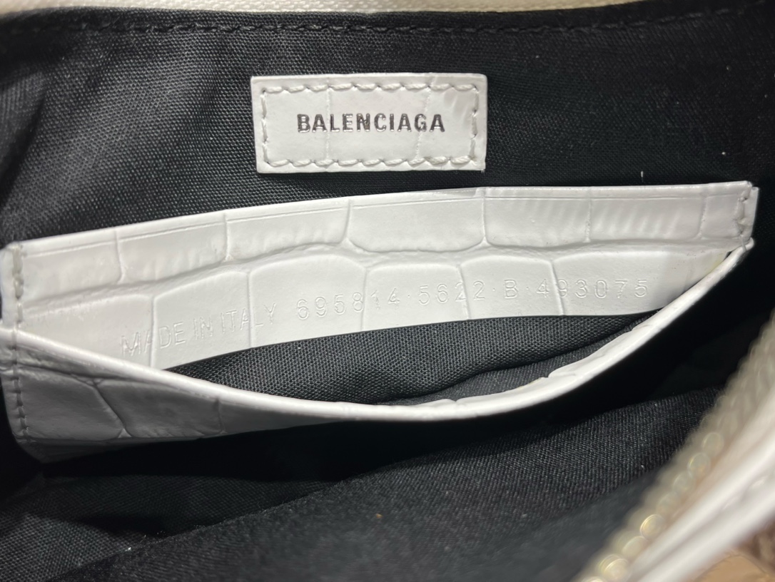 Balenciaga Le Cagole Mini 20CM 白色鳄鱼纹月牙包 695814