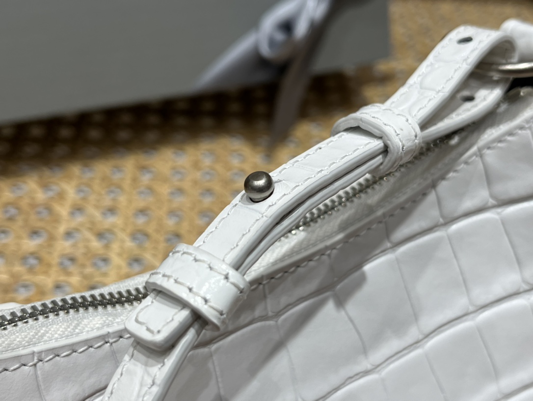 Balenciaga Le Cagole Mini 20CM 白色鳄鱼纹月牙包 695814
