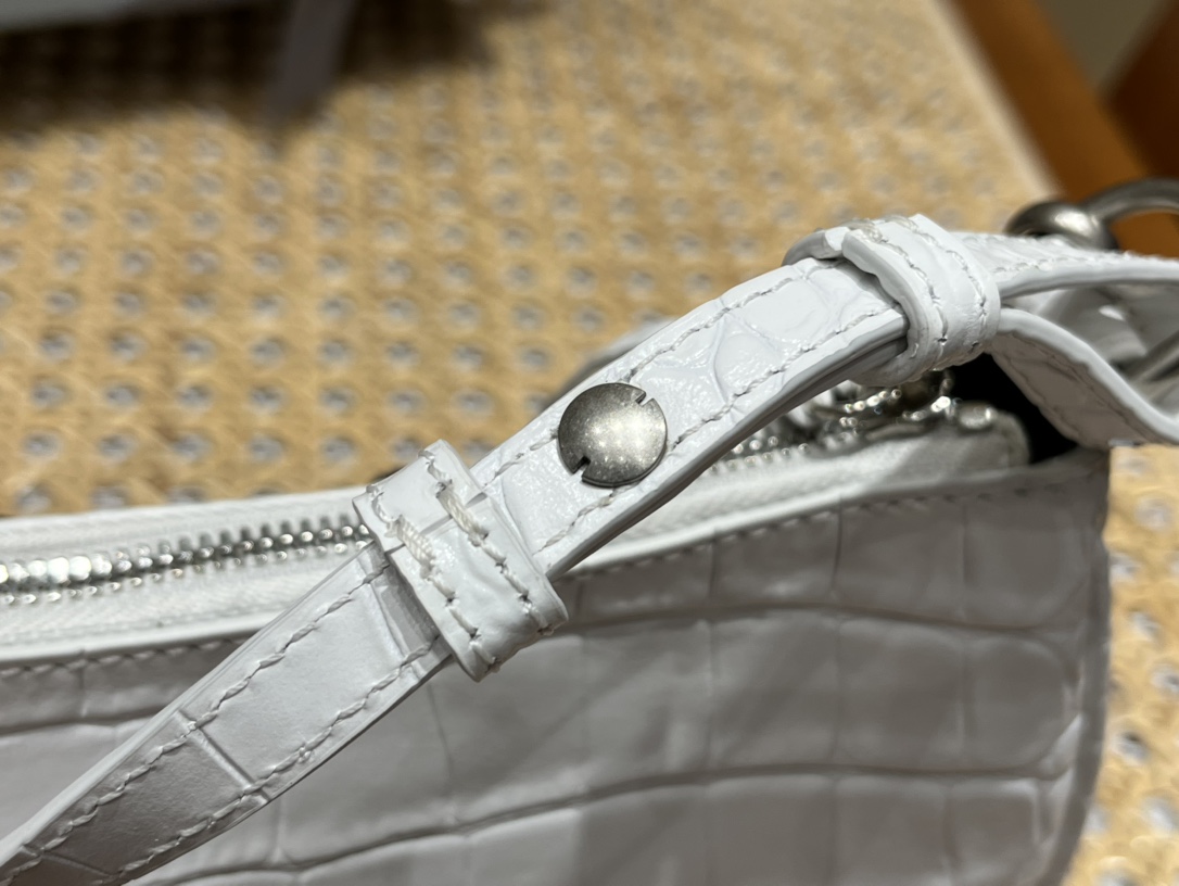 Balenciaga Le Cagole Mini 20CM 白色鳄鱼纹月牙包 695814