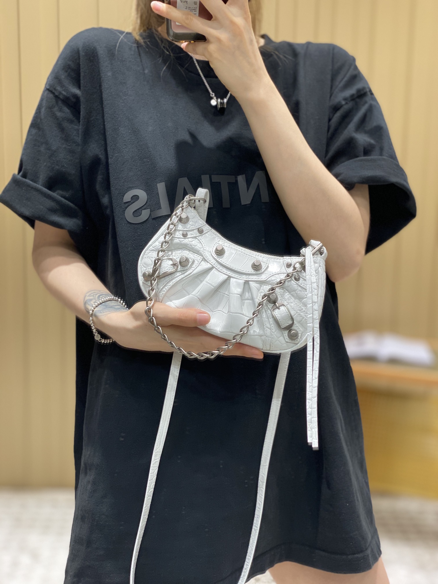 Balenciaga Le Cagole Mini 20CM 白色鳄鱼纹月牙包 695814
