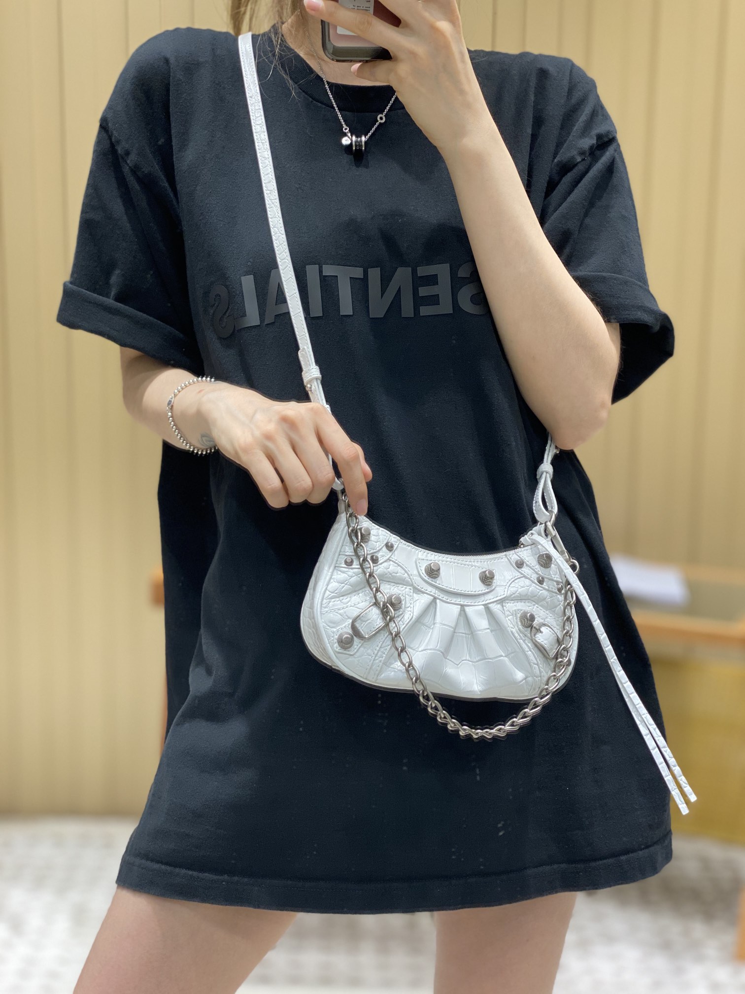 Balenciaga Le Cagole Mini 20CM 白色鳄鱼纹月牙包 695814