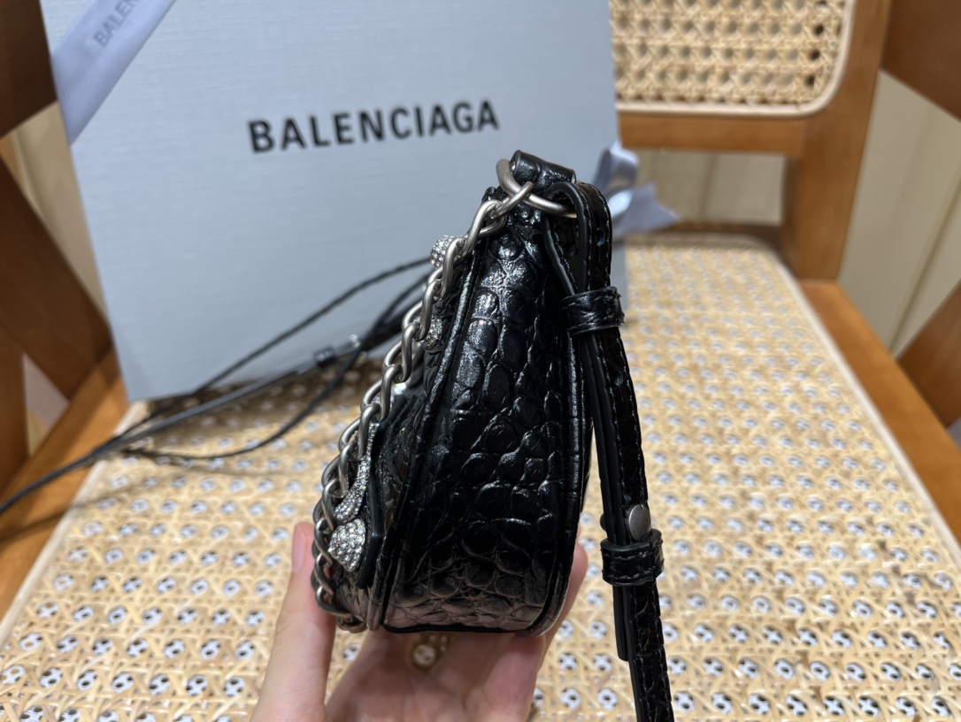 Balenciaga Le Cagole Mini 20CM 黑色鳄鱼纹月牙包 695814