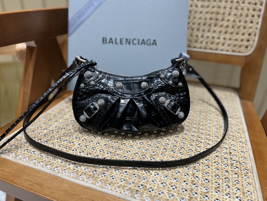 Balenciaga Le Cagole Mini 20CM 黑色鳄鱼纹月牙包 695814