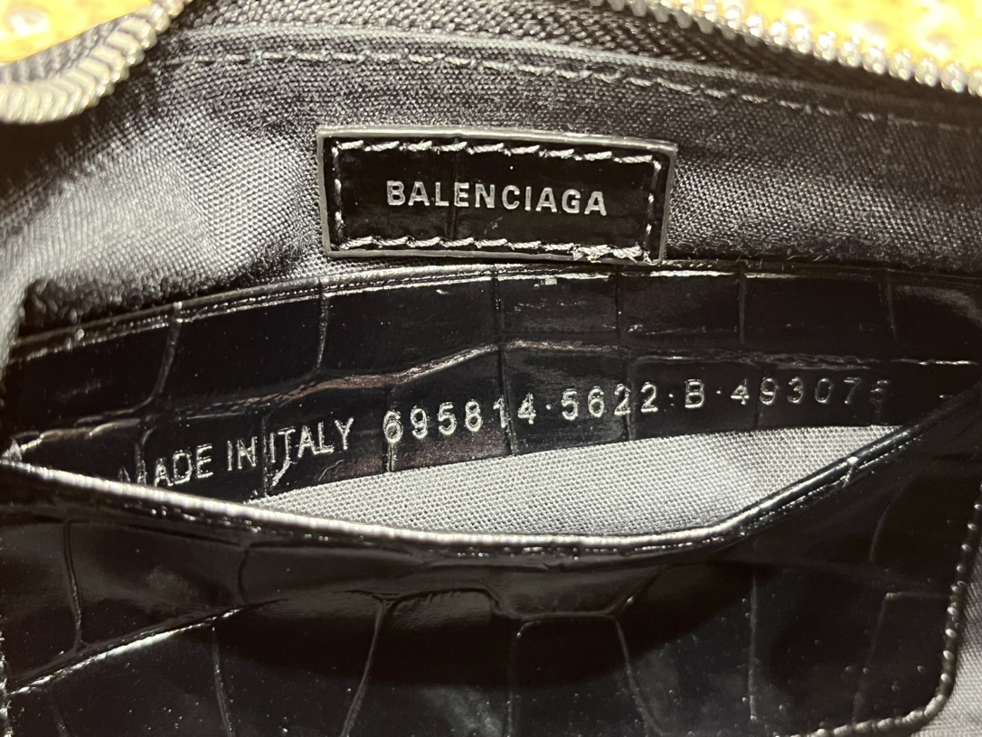 Balenciaga Le Cagole Mini 20CM 黑色鳄鱼纹月牙包 695814