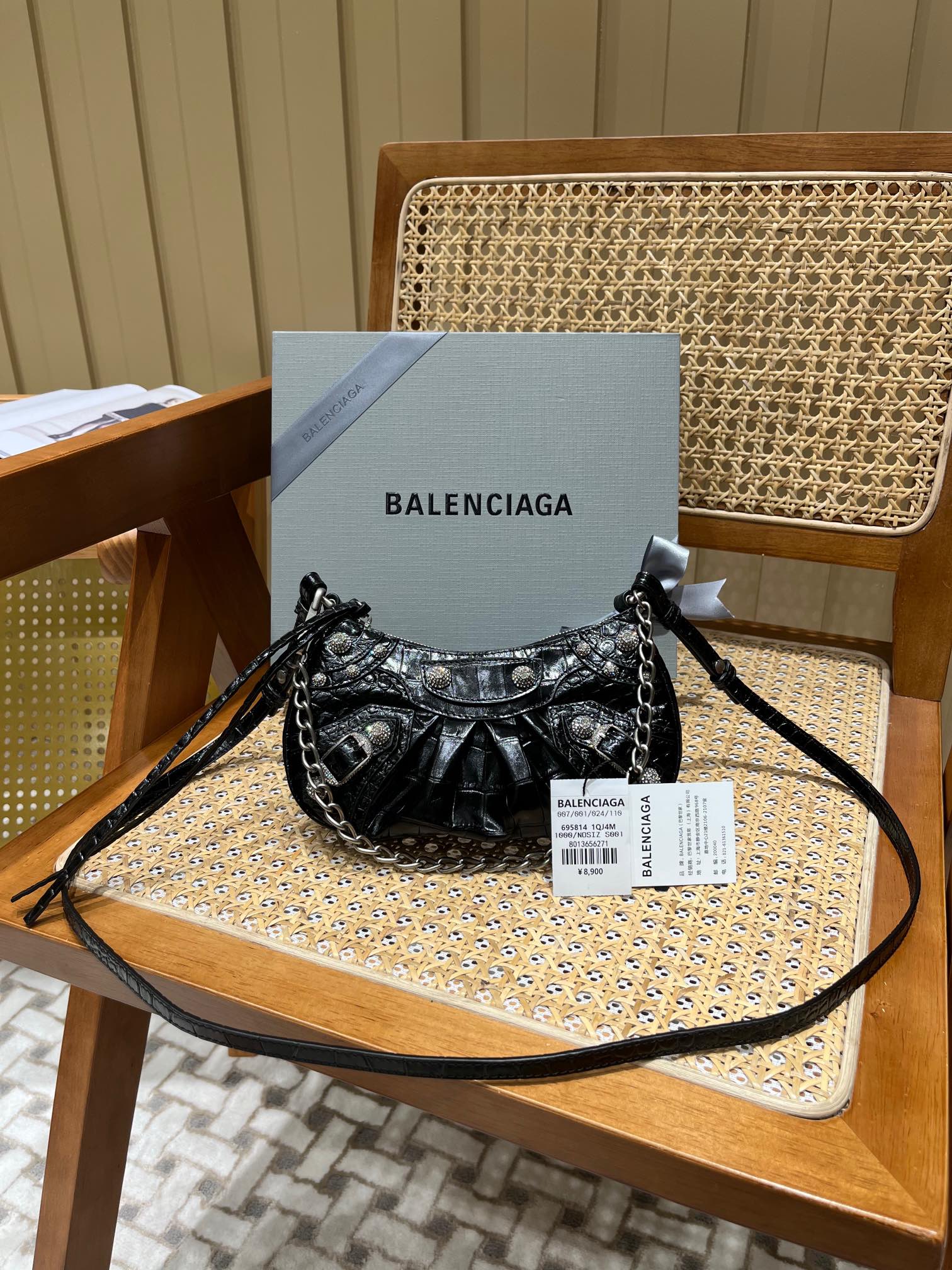 Balenciaga Le Cagole Mini 20CM 黑色鳄鱼纹月牙包 695814