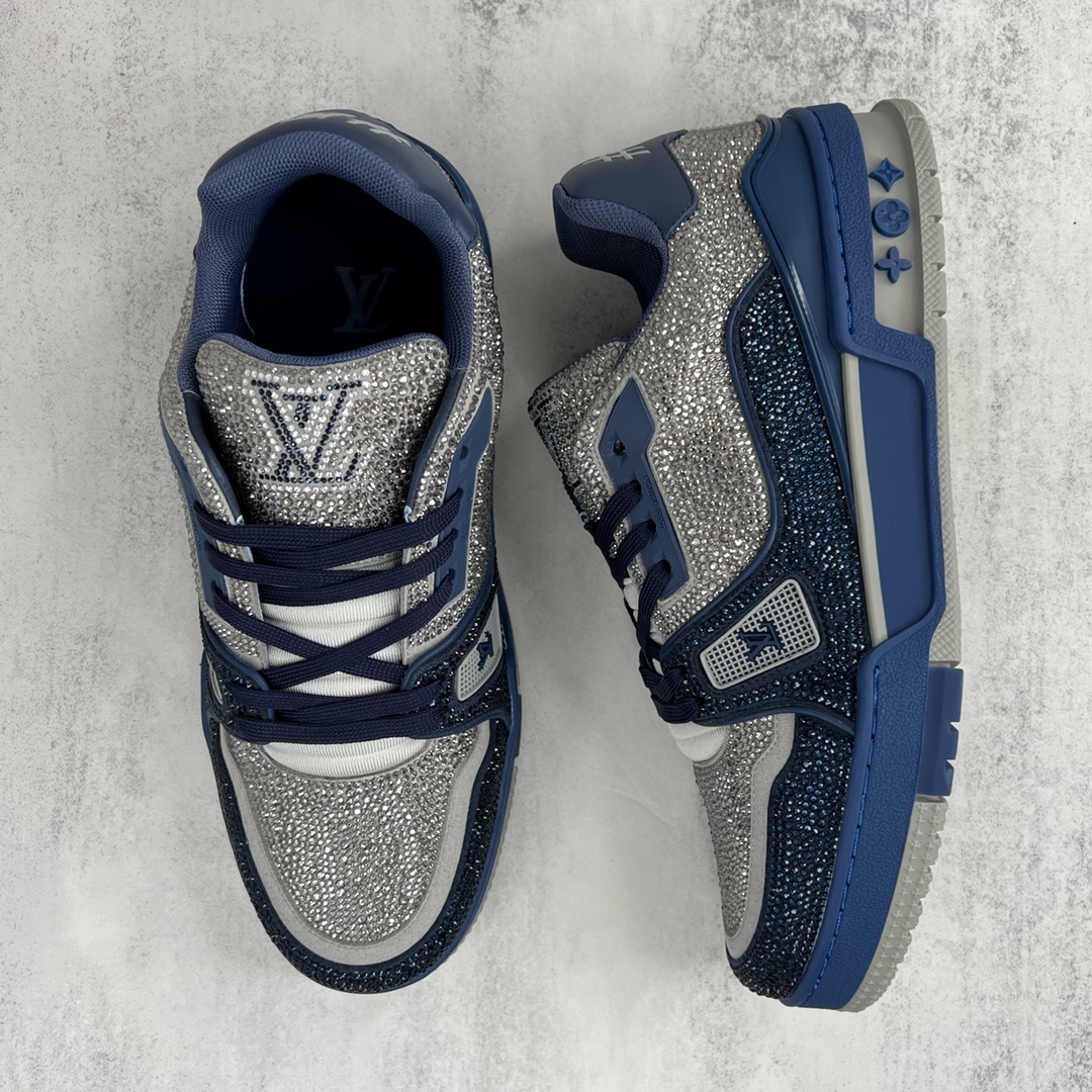Louis Vuitton 新款上架 2062 Louis*Vuitto* LV trainer 满钻系列 走秀款TRAINER 大底和面料私模 绝对下血本费心思的一款鞋子 自Vifgil到来之后而设计的这一系列 每一季度都深受众多粉丝的青睐 TPU 大底 包装