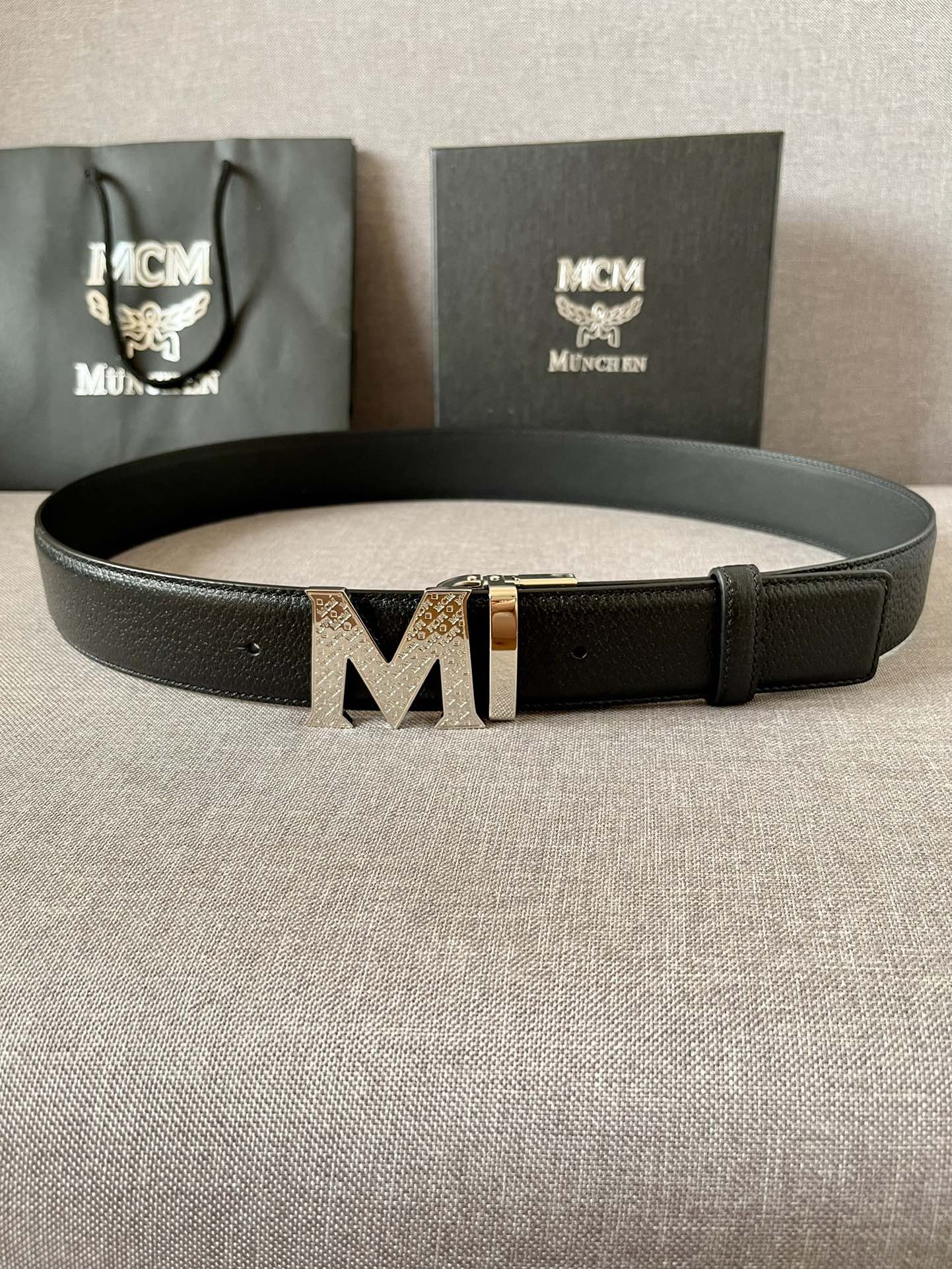 MCM原厂进口牛皮头层高温热压野猪皮
