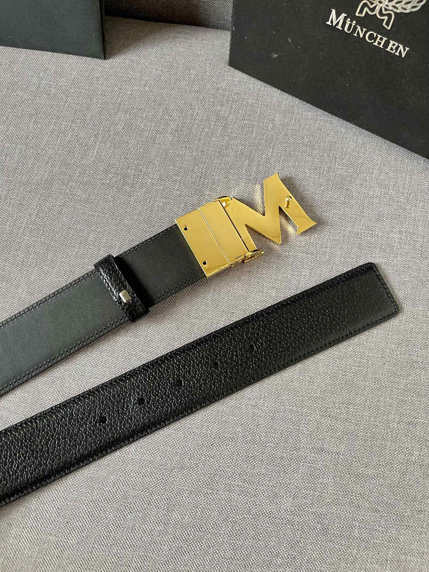 MCM原厂进口牛皮头层高温热压野猪皮