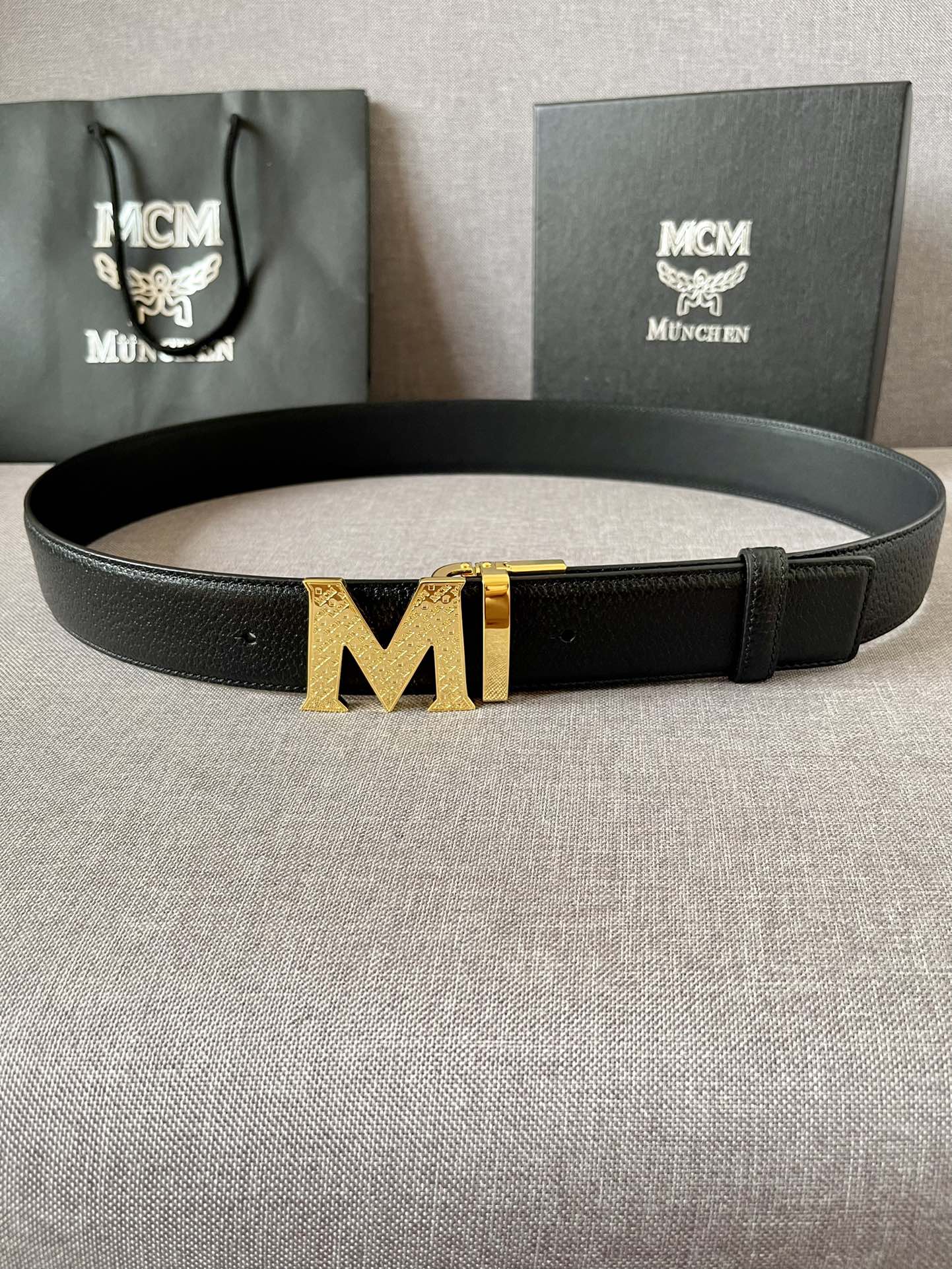 MCM原厂进口牛皮头层高温热压野猪皮