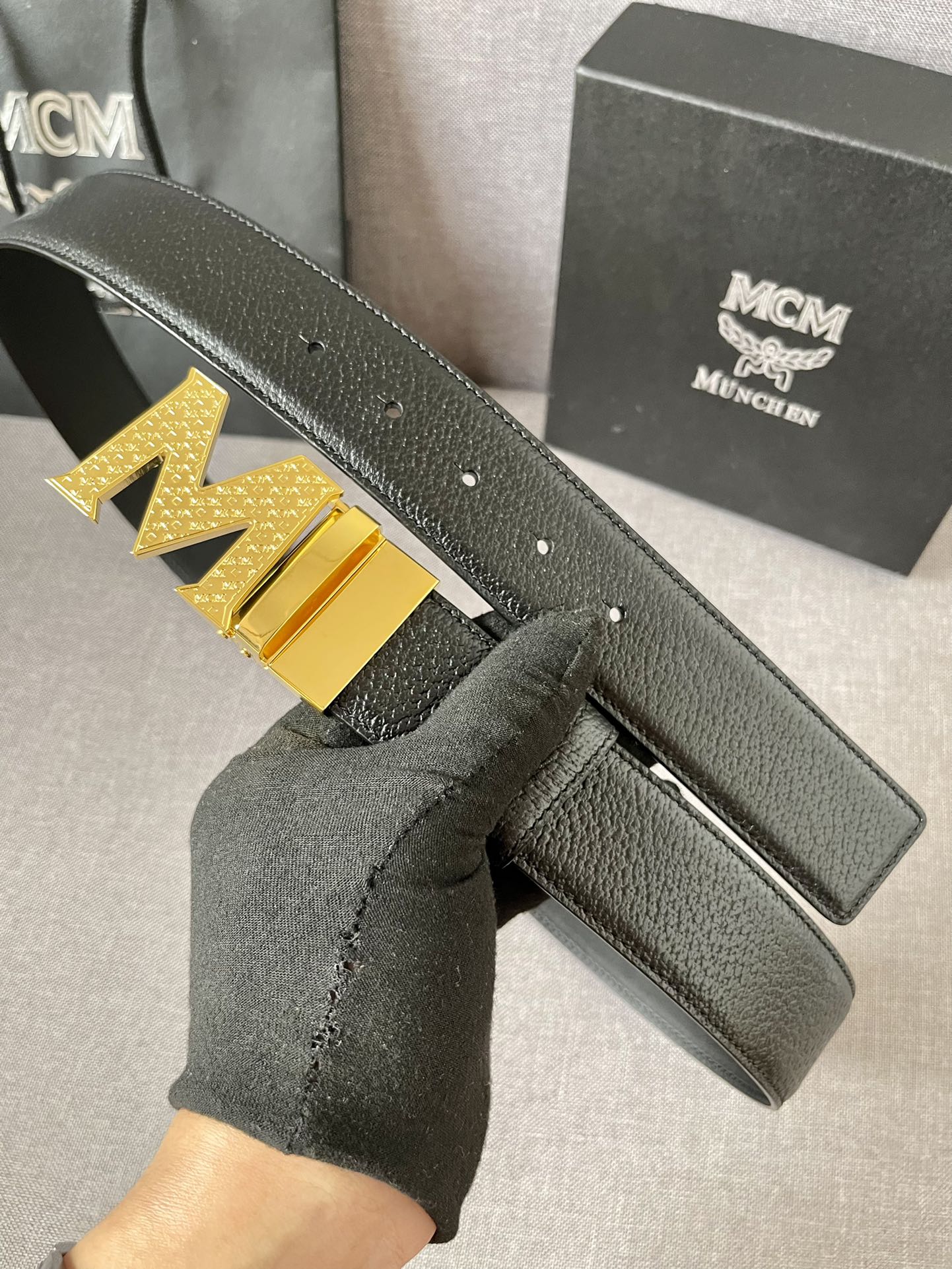 MCM原厂进口牛皮头层高温热压野猪皮