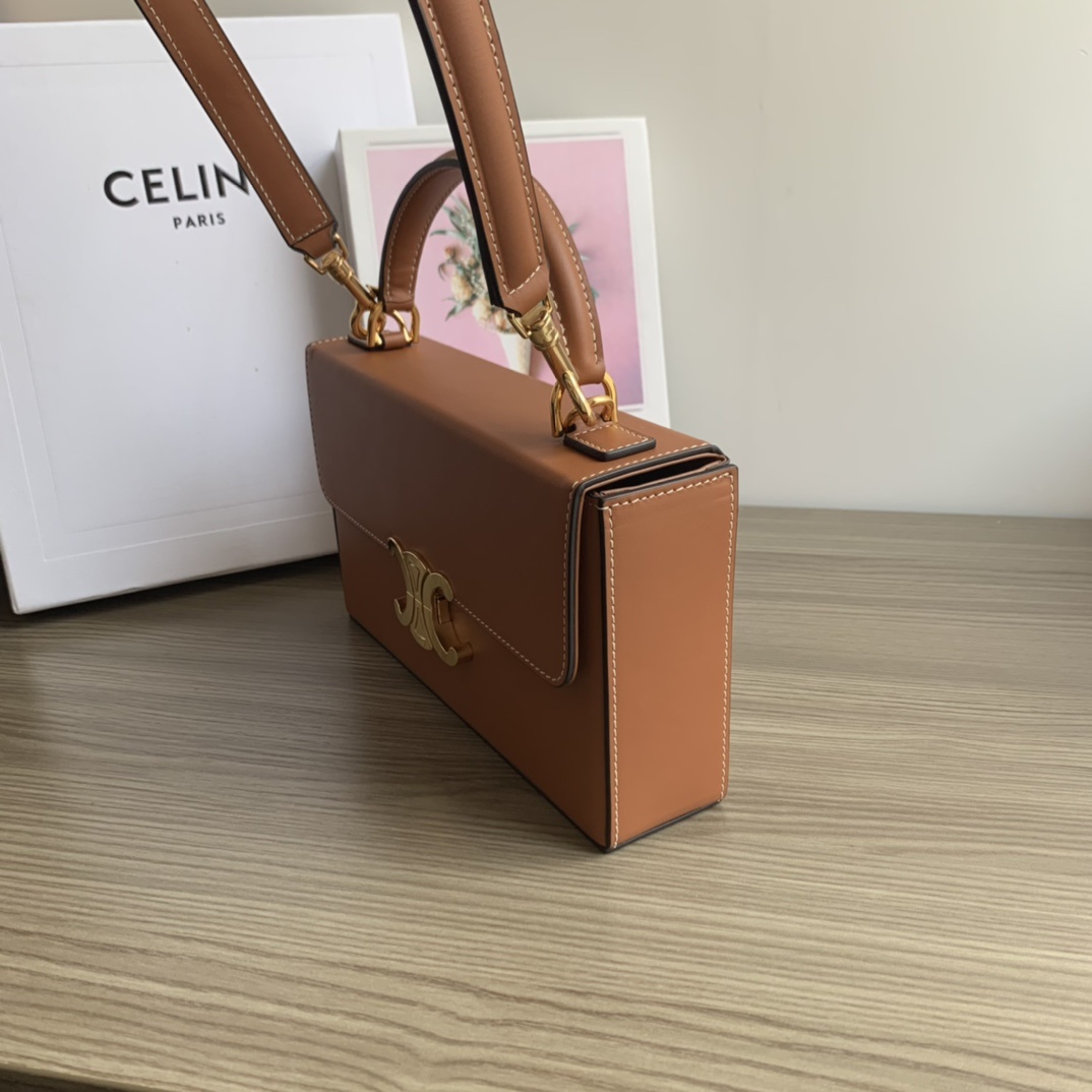 CELINE2022早秋手提BOX小硬箱重复经典复古不再小巧可爱容量的上升方正廓形洒脱英气满满拉长档次!