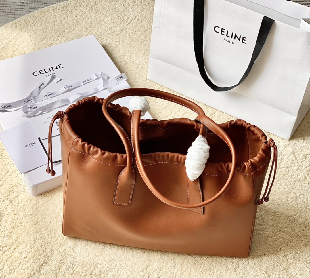 CELINE赛琳CABAS TRIOMPHE抽绳托特包199973