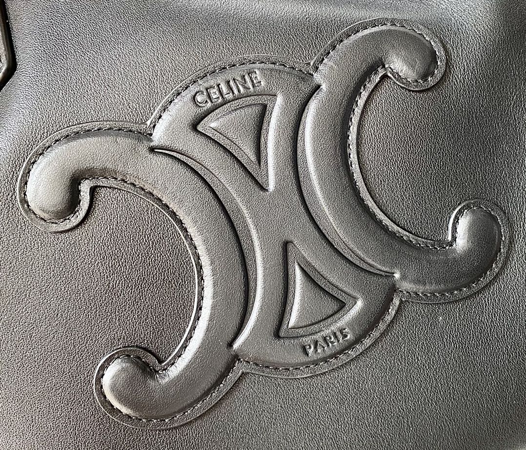 CELINE赛琳CABAS TRIOMPHE抽绳托特包199973