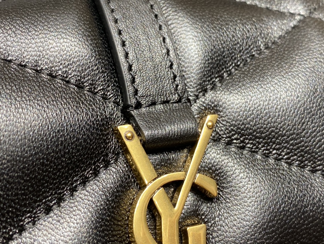 YSL 𝐋𝐄 𝟱𝟳 小羊皮菱格纹腋下包 698567黑色/金扣