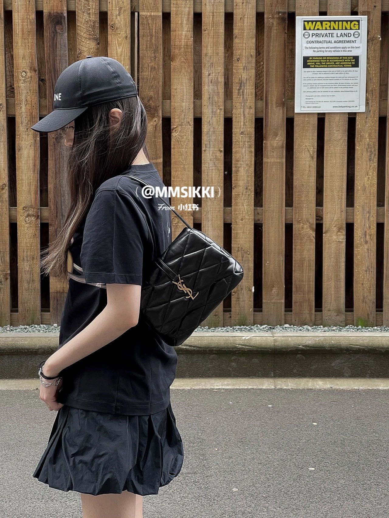 YSL 𝐋𝐄 𝟱𝟳 小羊皮菱格纹腋下包 698567黑色/金扣