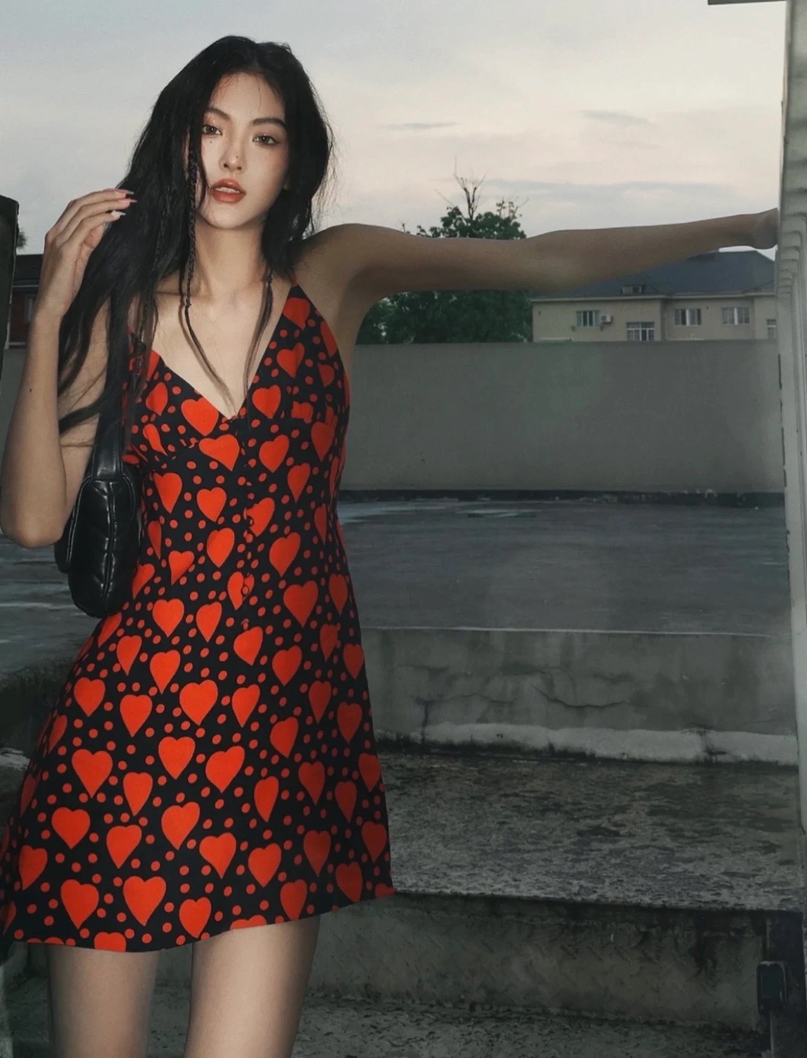 YSL 𝐋𝐄 𝟱𝟳 小羊皮菱格纹腋下包 698567黑色/金扣