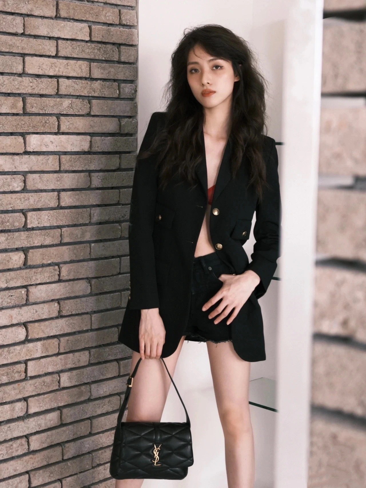 YSL 𝐋𝐄 𝟱𝟳 小羊皮菱格纹腋下包 698567黑色/金扣