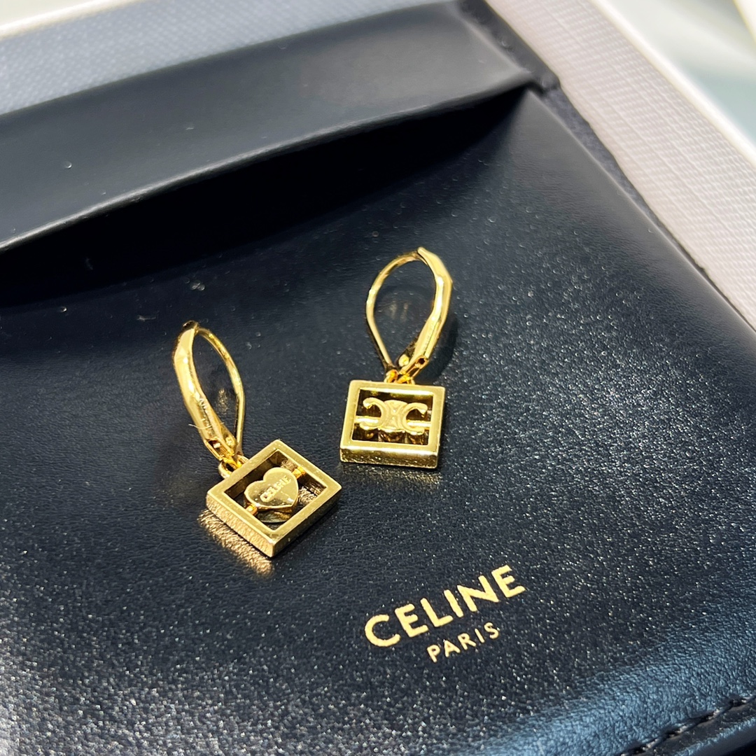 新款Celine赛琳金色凯旋门桃心耳钉