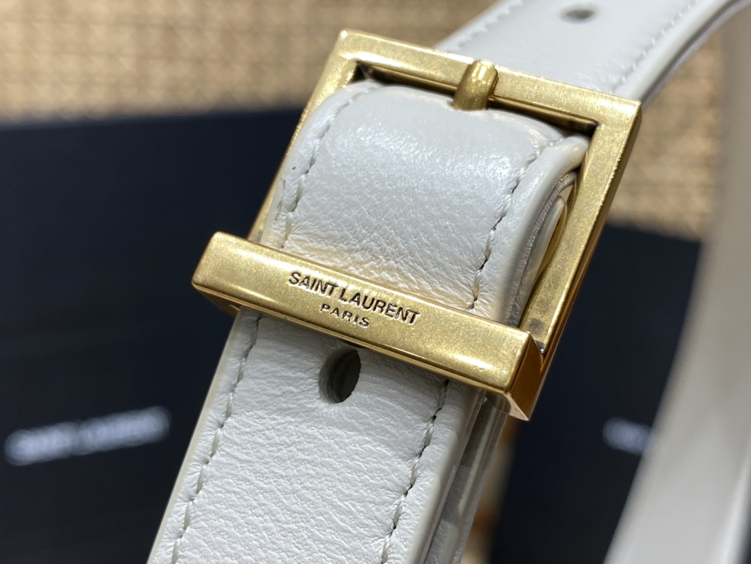 YSL 𝐋𝐄 𝟱𝟳 小羊皮菱格纹腋下包 698567白色/金扣