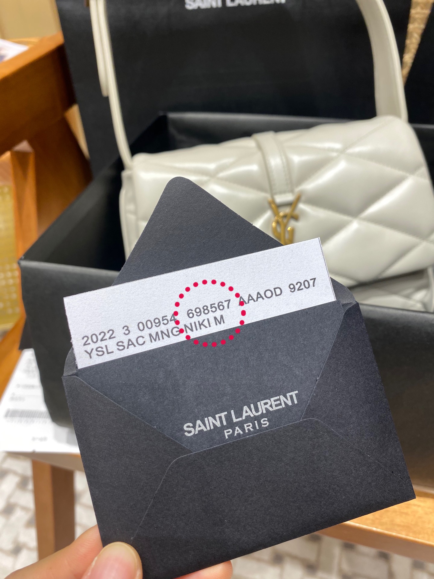 YSL 𝐋𝐄 𝟱𝟳 小羊皮菱格纹腋下包 698567白色/金扣