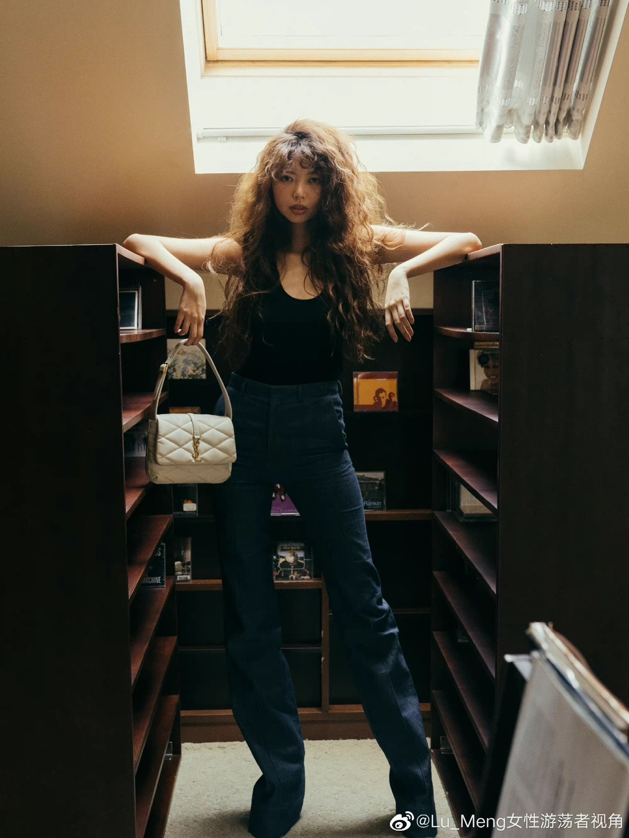 YSL 𝐋𝐄 𝟱𝟳 小羊皮菱格纹腋下包 698567白色/金扣