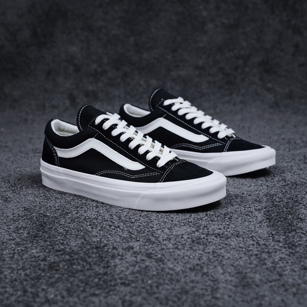 H0 市售最强版本Vans 万斯 Vault OG Style 36 LX ” Black Marshmall ” 权志龙上脚同款 VN0A4BVEN8K 全码出货 全新私模 原鞋开发 原厂整套流水线代工出货 独家内里采用原厂真皮材质（市场独家）品质毋庸置疑 匠心打造 高端零售市场专供 懂货的老铁直接上车 开箱拿在手上一眼就很哇塞的这种 二级市场已过2Q 找我稳妥安排 上脚不心疼