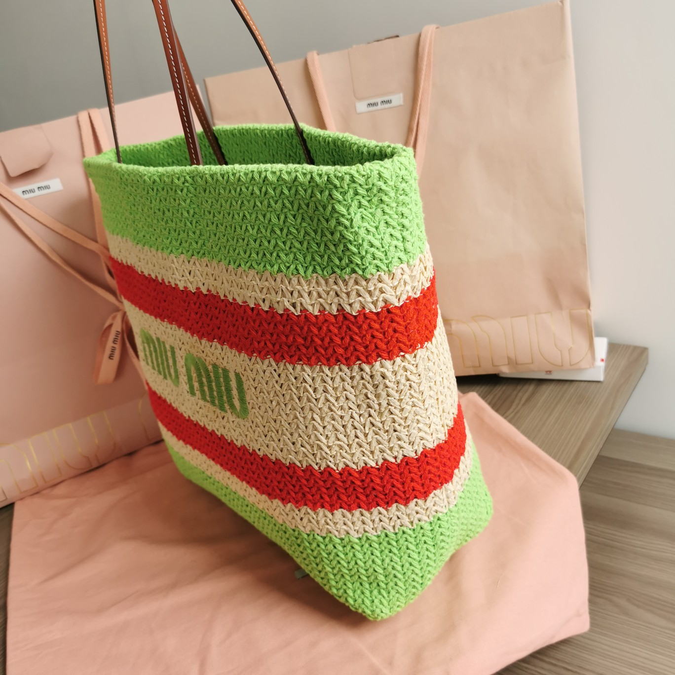 MIUMIU缪缪进口拉菲草编拼绵线编织托特包5BG228
