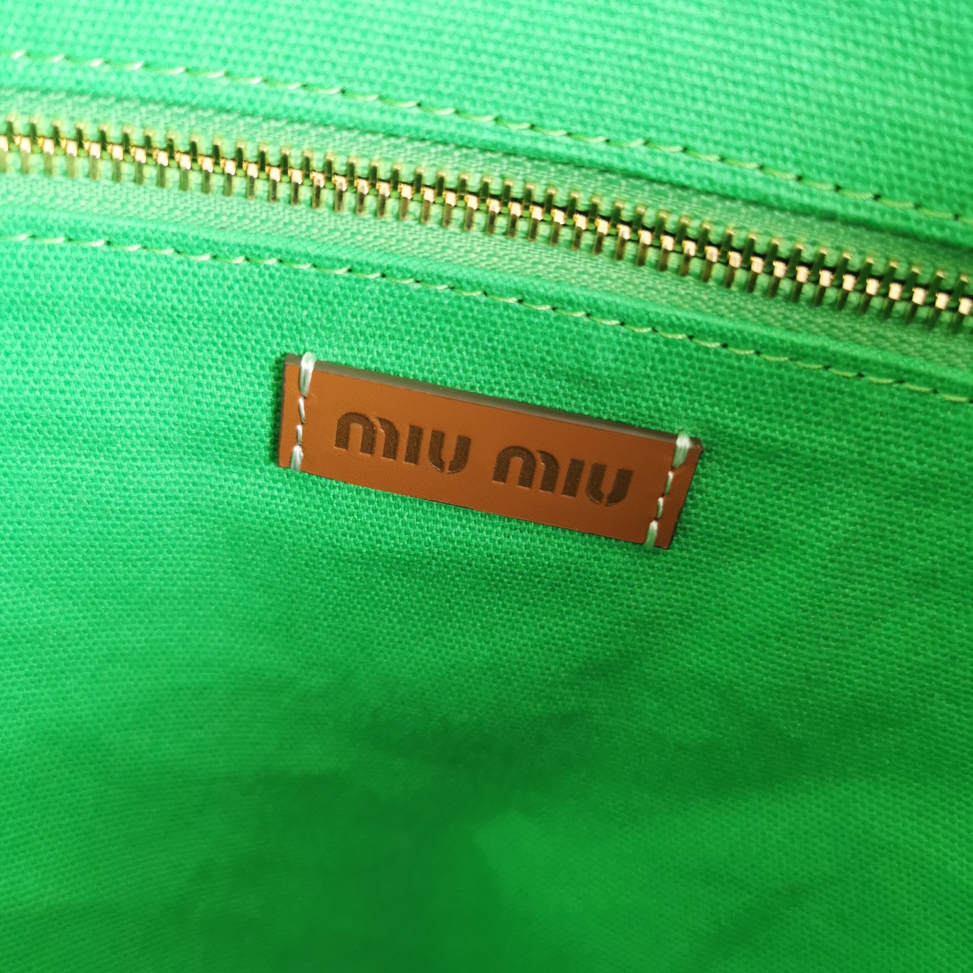 MIUMIU缪缪进口拉菲草编拼绵线编织托特包5BG228