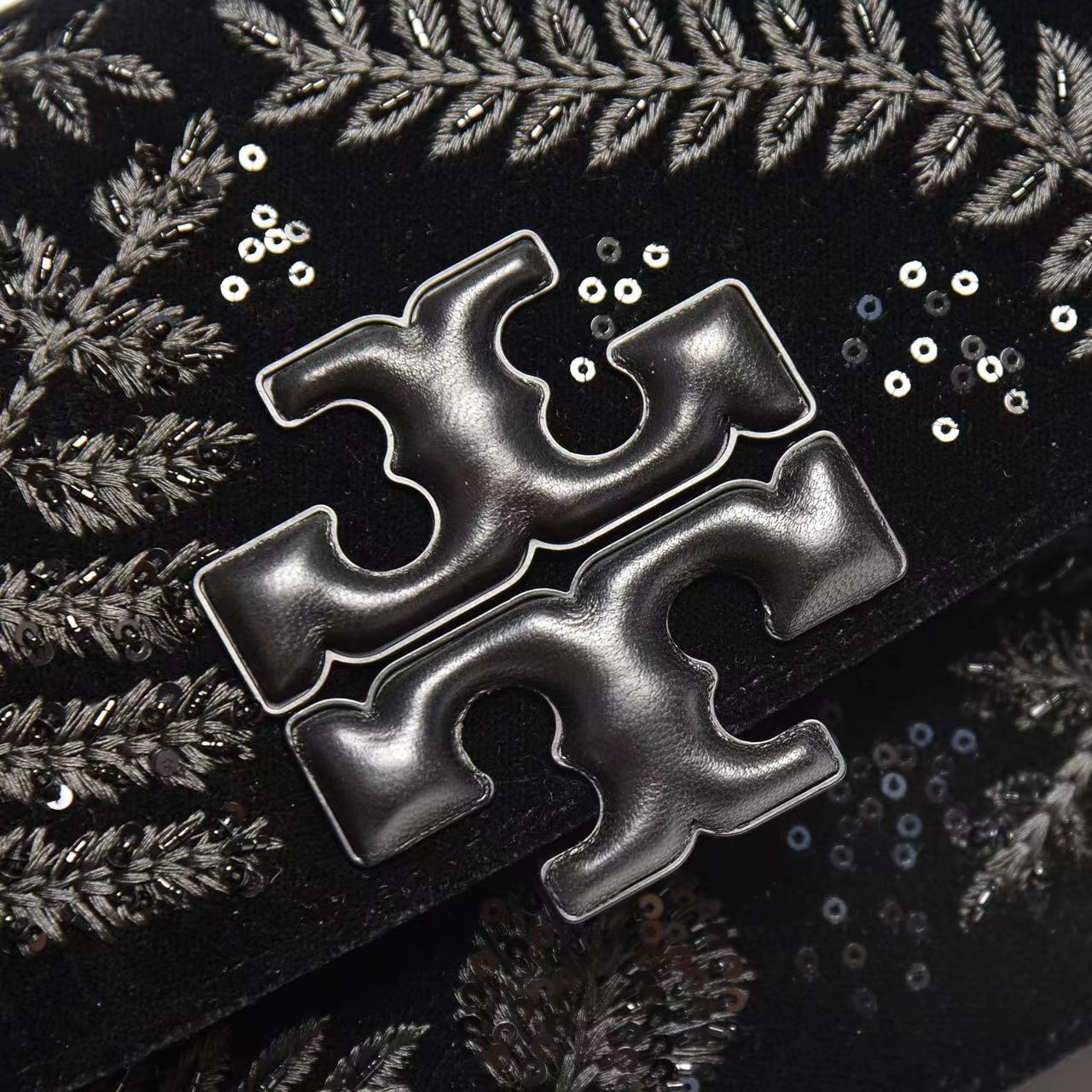 Tory Burch ～独家大号刺绣Tory Burch 豆腐包 box包型 毫无疑问又是一款 又实用款式