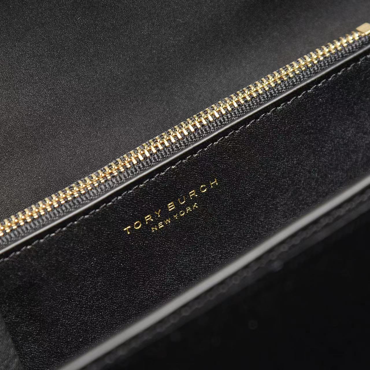 Tory Burch ～独家大号刺绣Tory Burch 豆腐包 box包型 毫无疑问又是一款 又实用款式