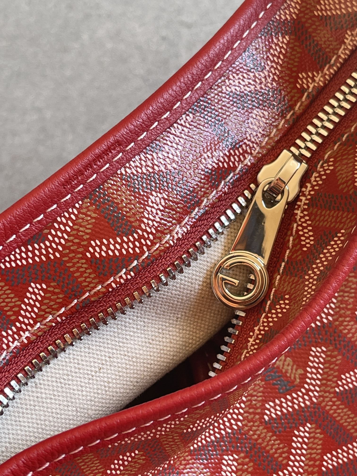 💰550 顶级戈雅工厂直销
Bohème Hobo 
狗牙腋下包 黑色
尺寸】43/27/14cm
包装】防尘袋 吊牌 说明书 
不影响二次销售前提下 七天内可以无理由退换