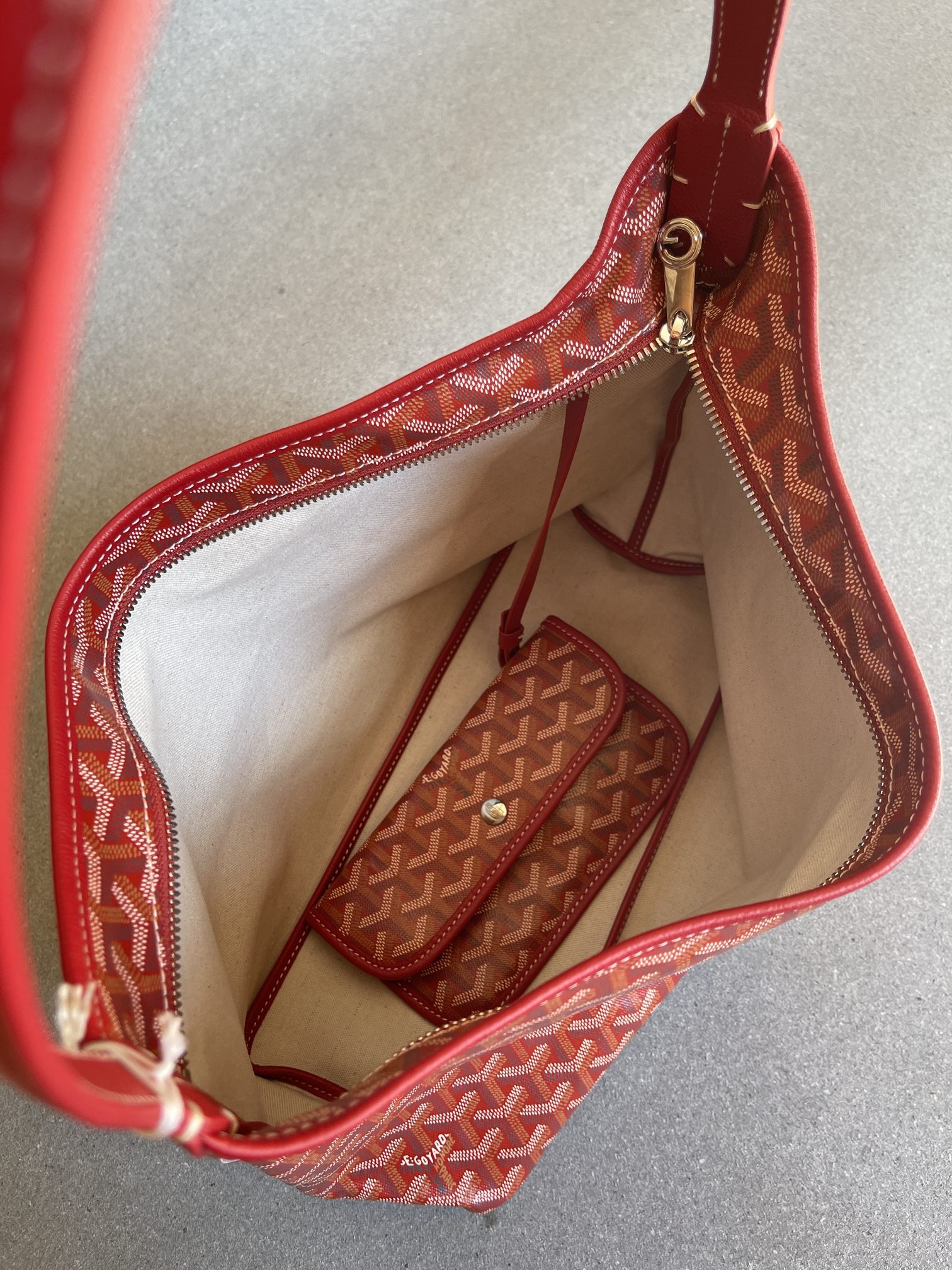 💰550 顶级戈雅工厂直销
Bohème Hobo 
狗牙腋下包 黑色
尺寸】43/27/14cm
包装】防尘袋 吊牌 说明书 
不影响二次销售前提下 七天内可以无理由退换